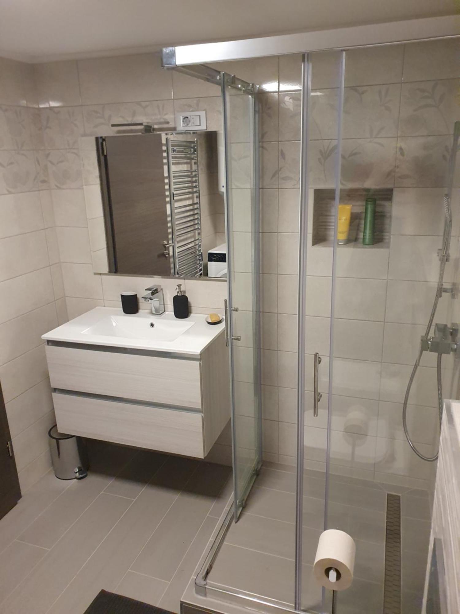 Ledince Apartment *